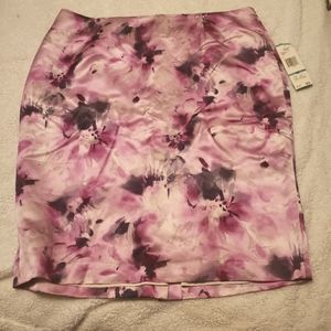 Nice Tulip Print Skirt⭐️✨️